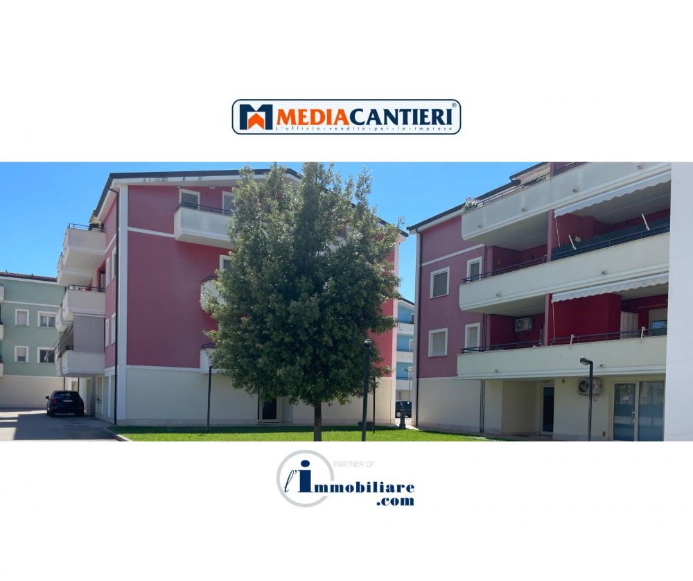 appartamento in vendita a Montesilvano in zona Villa Carmine