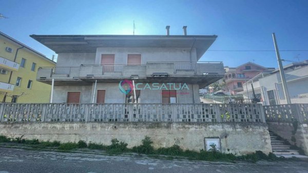 casa indipendente in vendita a Montesilvano