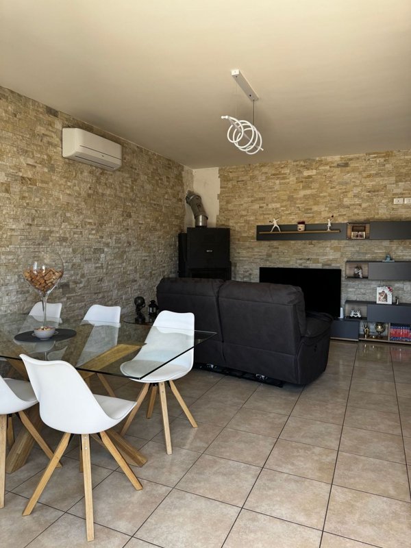 casa indipendente in vendita a Montesilvano in zona Montesilvano Colle