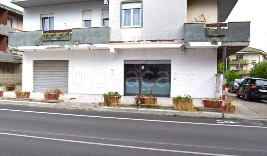 locale commerciale in vendita a Montesilvano