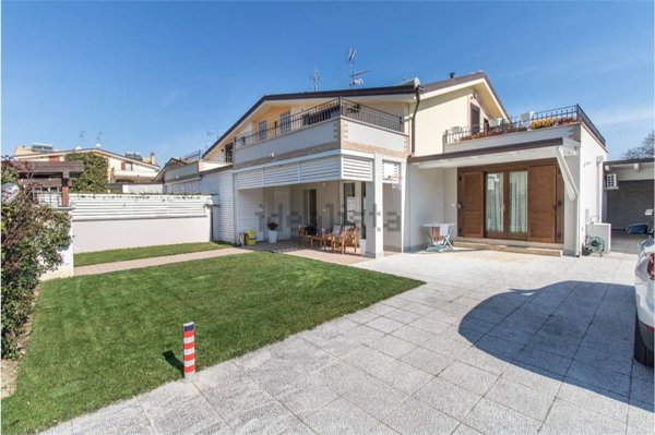 casa indipendente in vendita a Montesilvano in zona Montesilvano Colle