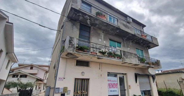 appartamento in vendita a Montesilvano in zona Villa Carmine