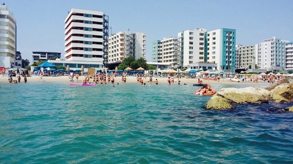 negozio in vendita a Montesilvano in zona Montesilvano Marina
