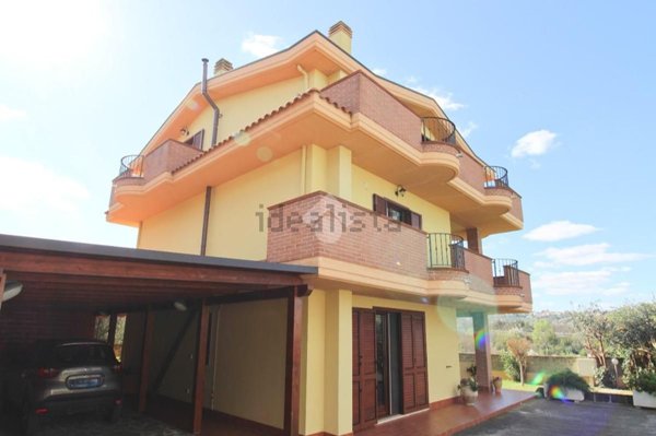 casa indipendente in vendita a Montesilvano