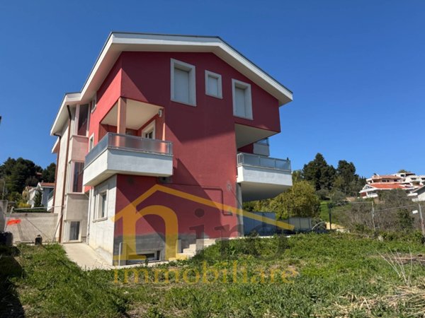 casa indipendente in vendita a Montesilvano