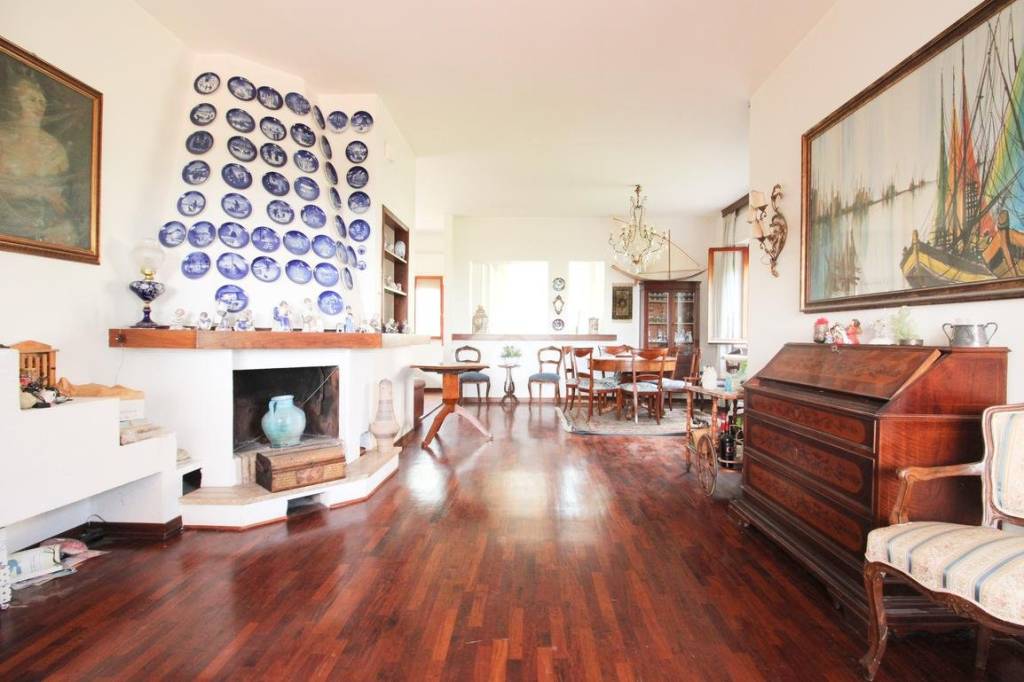 casa indipendente in vendita a Montesilvano in zona Montesilvano Colle