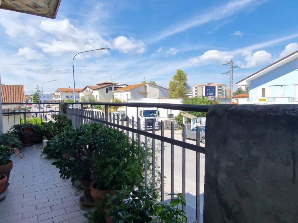 appartamento in vendita a Montesilvano in zona Villa Carmine