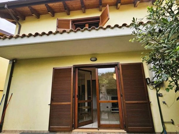 casa indipendente in vendita a Montesilvano in zona Villa Carmine