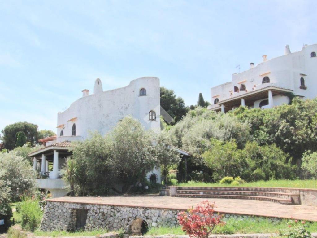 casa indipendente in vendita a Montesilvano in zona Montesilvano Colle