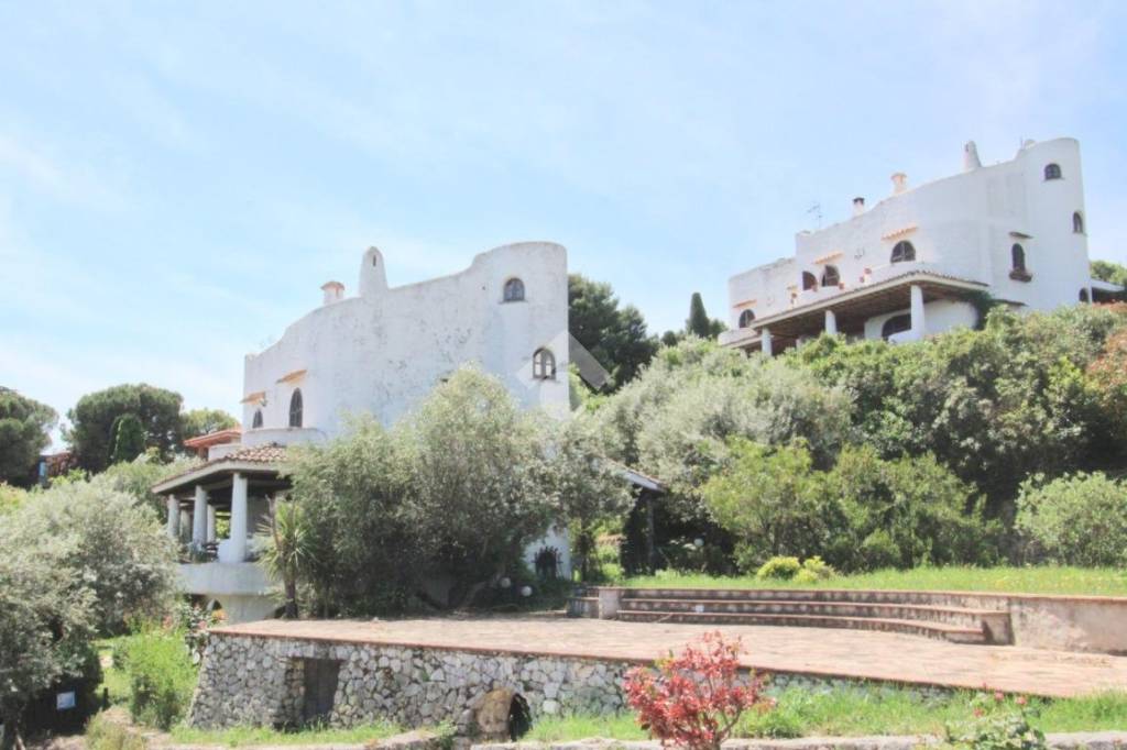 casa indipendente in vendita a Montesilvano in zona Montesilvano Colle