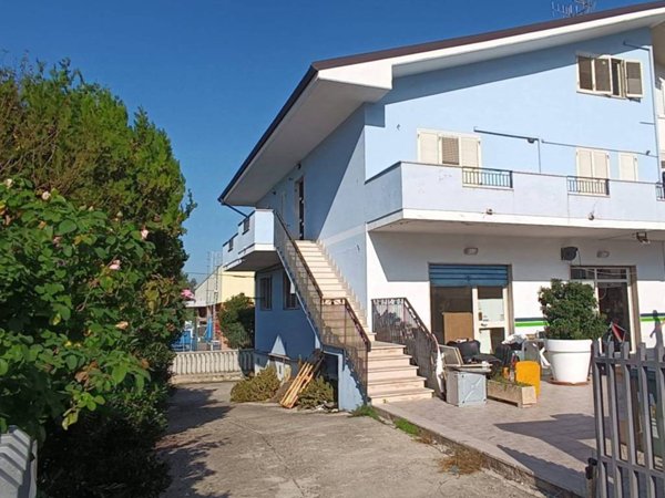 casa indipendente in vendita a Montesilvano in zona Villa Carmine