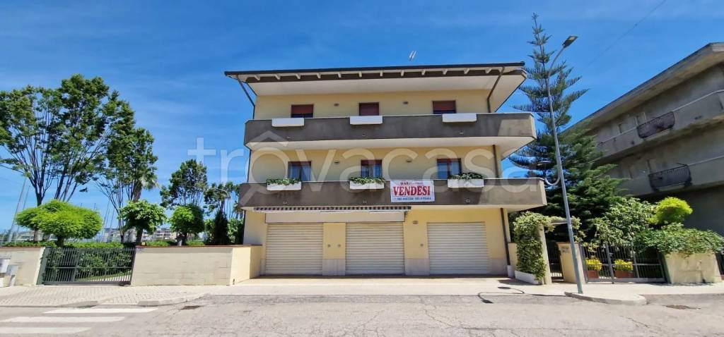 casa indipendente in vendita a Montesilvano