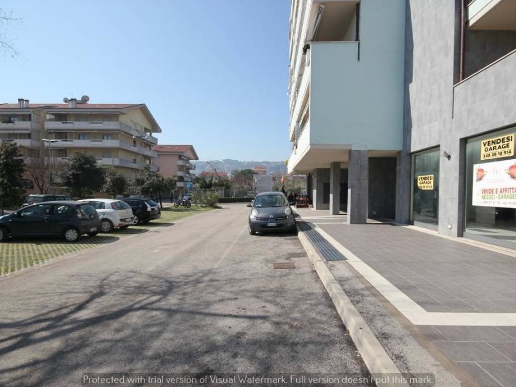locale commerciale in vendita a Montesilvano