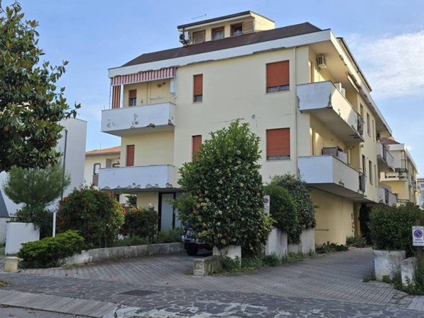 negozio in vendita a Montesilvano