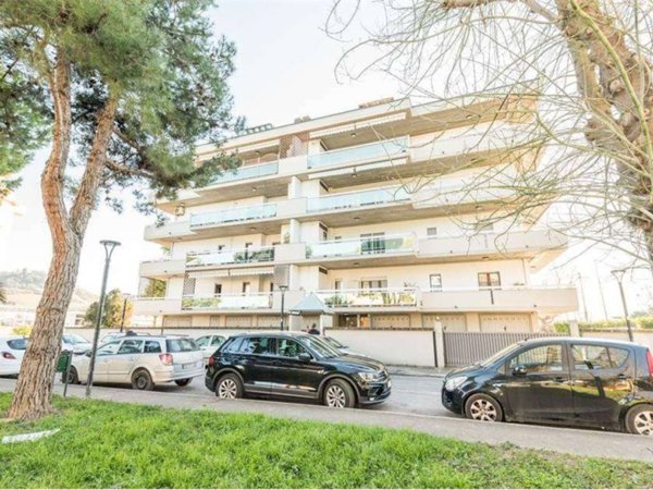 appartamento in vendita a Montesilvano in zona Villa Carmine