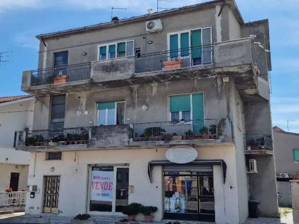 appartamento in vendita a Montesilvano in zona Villa Carmine