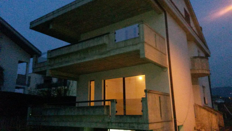 casa indipendente in vendita a Montesilvano