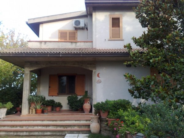 casa indipendente in vendita a Montesilvano