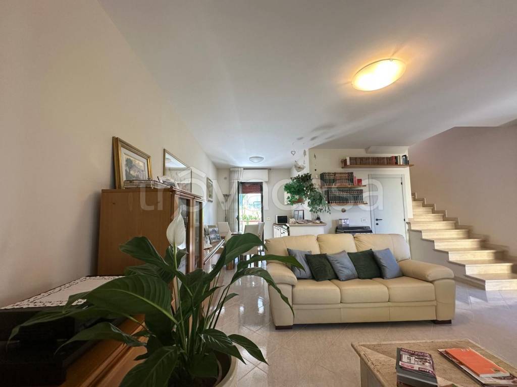 casa indipendente in vendita a Montesilvano