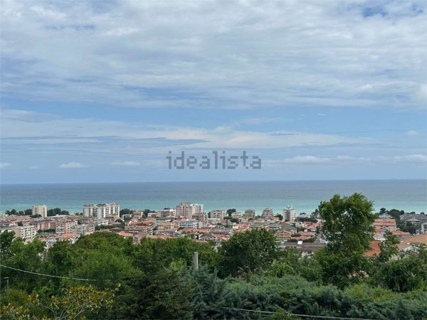 appartamento in vendita a Montesilvano in zona Montesilvano Colle