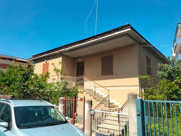 casa semindipendente in vendita a Montesilvano