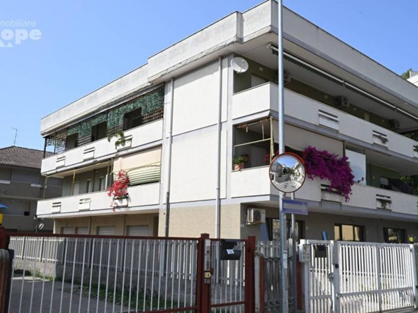 appartamento in vendita a Montesilvano in zona Montesilvano Marina
