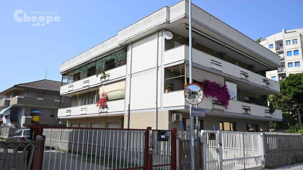 appartamento in vendita a Montesilvano in zona Montesilvano Marina