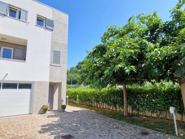 casa indipendente in vendita a Montesilvano in zona Montesilvano Colle