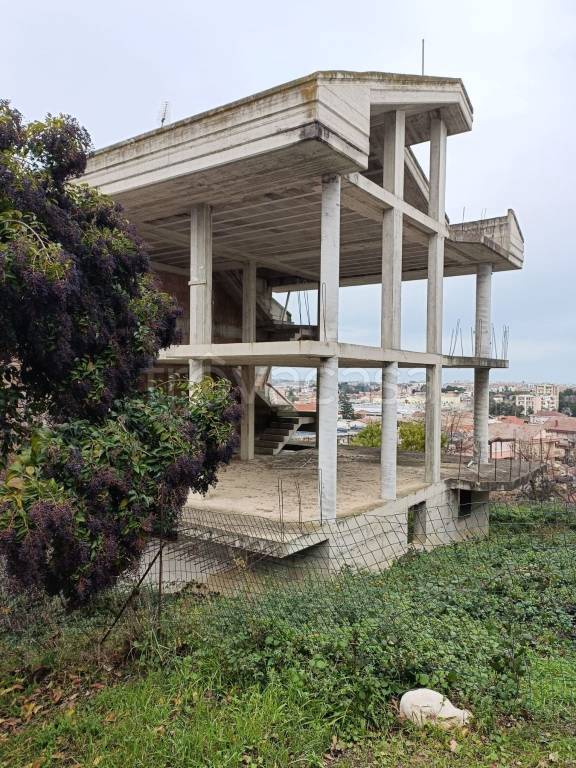 casa indipendente in vendita a Montesilvano