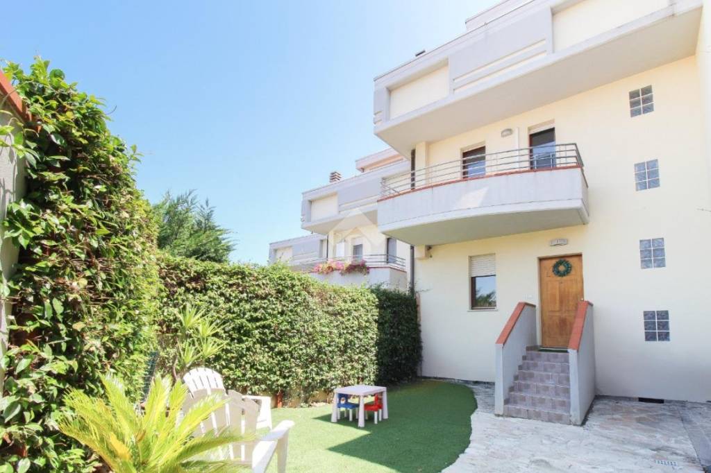 casa indipendente in vendita a Montesilvano