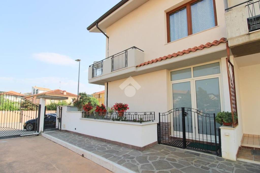 casa indipendente in vendita a Montesilvano