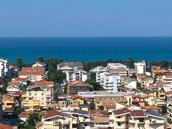 appartamento in vendita a Montesilvano in zona Montesilvano Colle