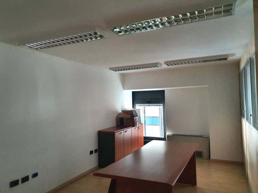 ufficio in vendita a Montesilvano