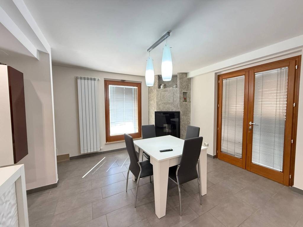 casa indipendente in vendita a Montesilvano in zona Villa Carmine