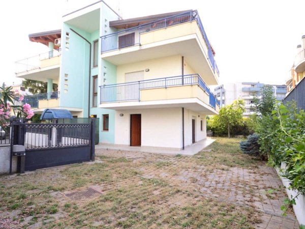 casa indipendente in vendita a Montesilvano