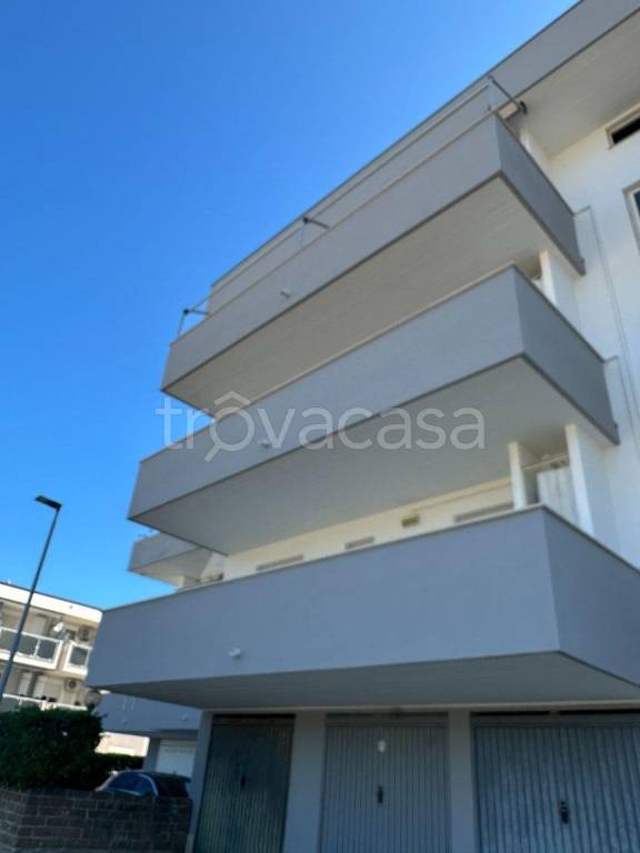 appartamento in vendita a Montesilvano in zona Montesilvano Marina