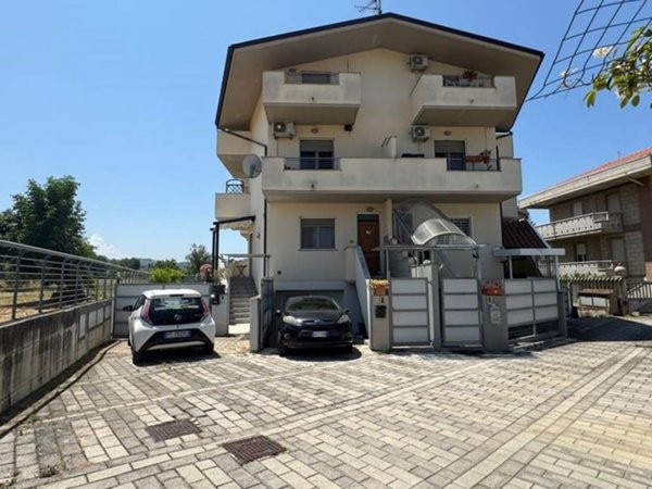 appartamento in vendita a Montesilvano in zona Villa Carmine
