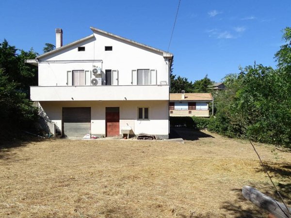 casa indipendente in vendita a Montesilvano in zona Montesilvano Colle