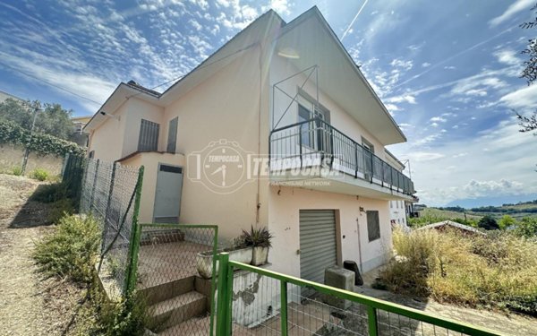appartamento in vendita a Montesilvano in zona Montesilvano Colle