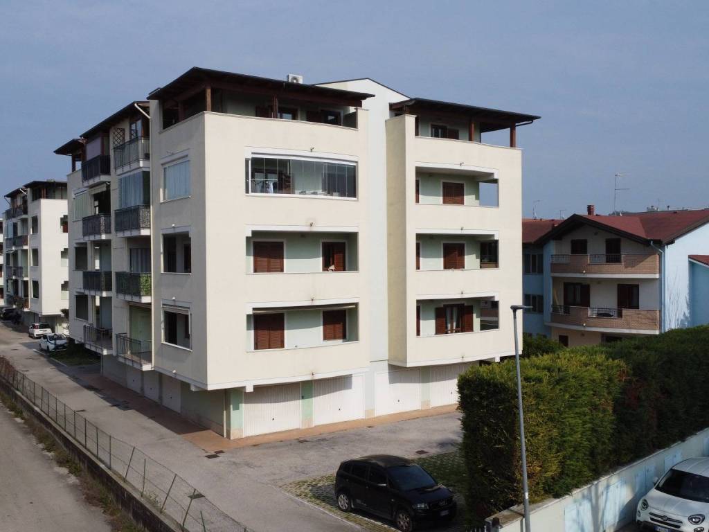 appartamento in vendita a Montesilvano in zona Villa Carmine