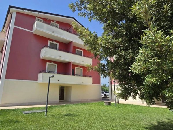 appartamento in vendita a Montesilvano in zona Villa Carmine