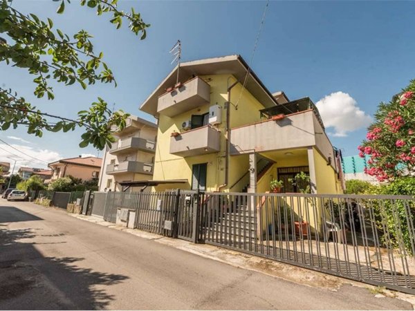 casa indipendente in vendita a Montesilvano