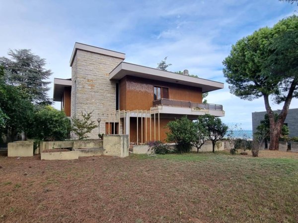 casa indipendente in vendita a Montesilvano in zona Montesilvano Colle