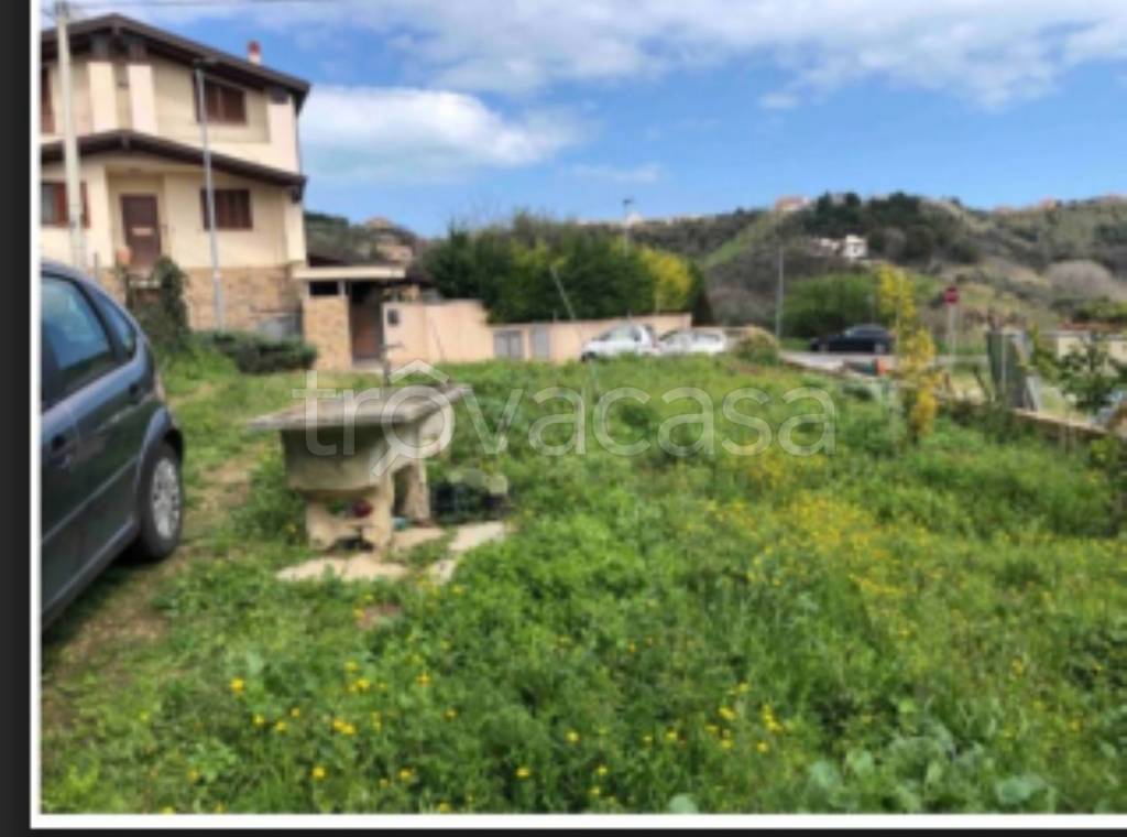 locale di sgombero in vendita a Montesilvano in zona Montesilvano Colle