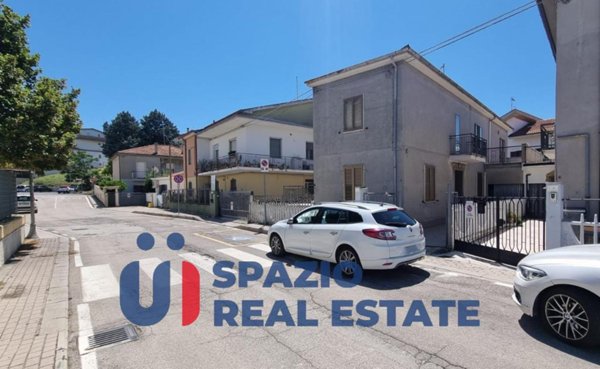 casa indipendente in vendita a Montesilvano
