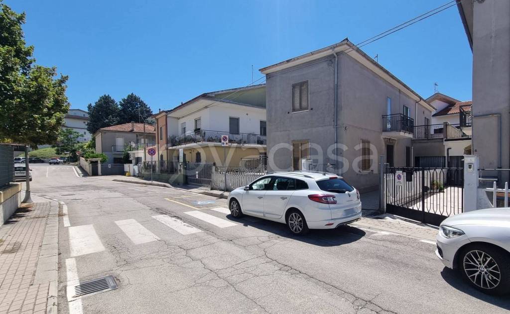 casa indipendente in vendita a Montesilvano