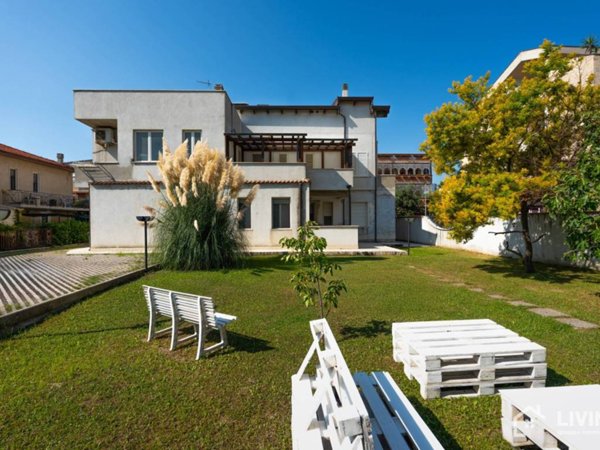 casa semindipendente in vendita a Montesilvano