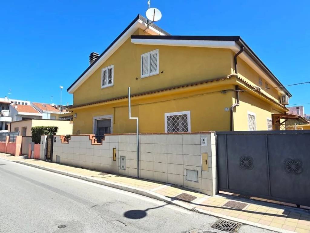 casa indipendente in vendita a Montesilvano