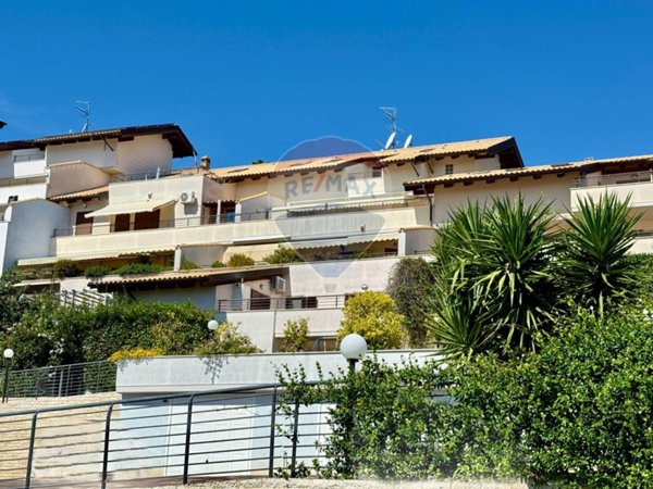 casa indipendente in vendita a Montesilvano in zona Montesilvano Colle