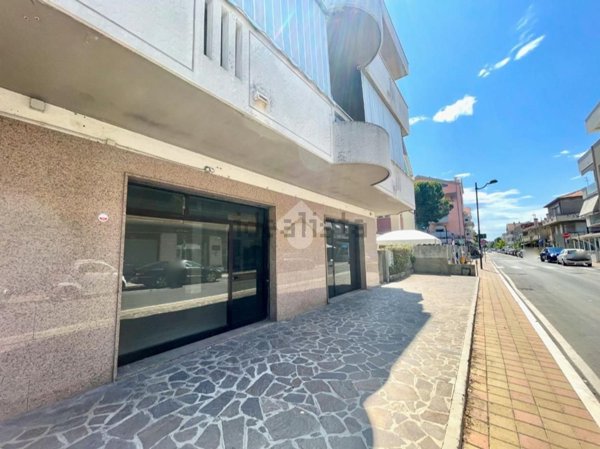 negozio in vendita a Montesilvano